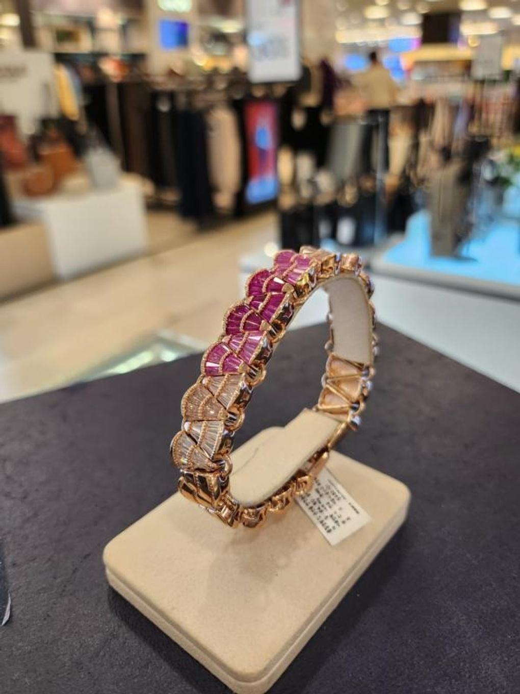 Atria Crystal Panorama Pink Grab Bracelet JTOBAFR0050PKF
Atria Crystal Panorama Pink Grab Bracelet JTOBAFR0050PKF