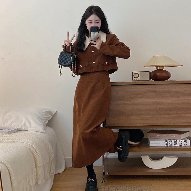 Corduroy two-piece set autumn and winter new large-size small fragrant coat + half-length skirt set 3XL
Corduroy two-piece set autumn and winter new large-size small fragrant coat + half-length skirt set 3XL
