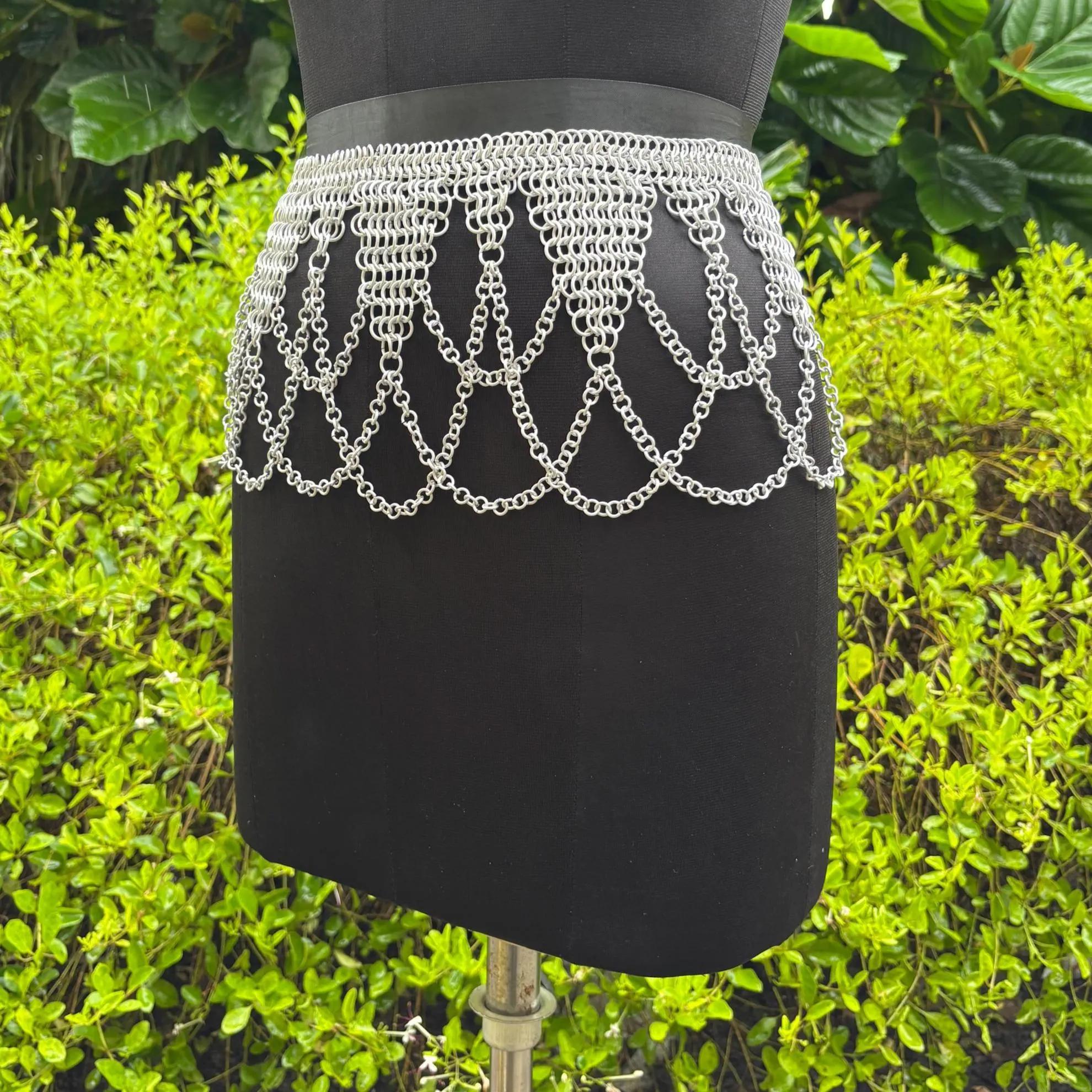 Ручний алюмінієвий ланцюговий пояс-спідниця: Готичний Фестиваль Прикраси для Тіла Подарунок на День Народження
Ручний алюмінієвий ланцюговий пояс-спідниця: Готичний Фестиваль Прикраси для Тіла Подарунок на День Народження