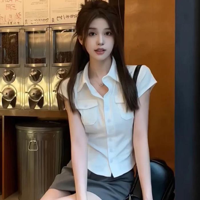 Women s Trendy Waist-Cinching Short-Sleeve White T-Shirt with Turn-Down Collar S белый
Women s Trendy Waist-Cinching Short-Sleeve White T-Shirt with Turn-Down Collar S белый