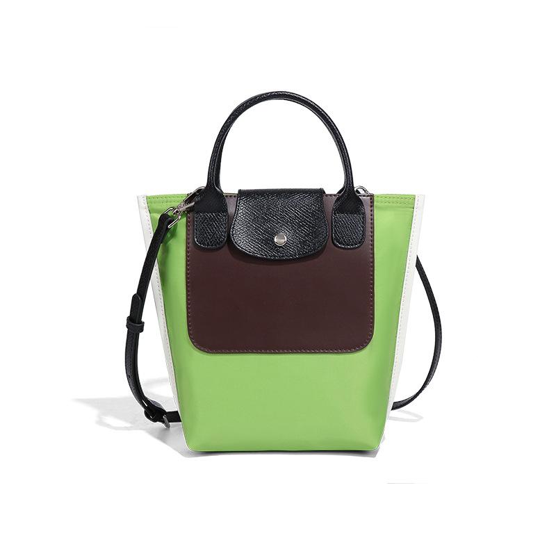 2025 new nylon color matching tote bag large-capacity shoulder bag high-end texture fashion handbag versatile women s bag
2025 new nylon color matching tote bag large-capacity shoulder bag high-end texture fashion handbag versatile women s bag