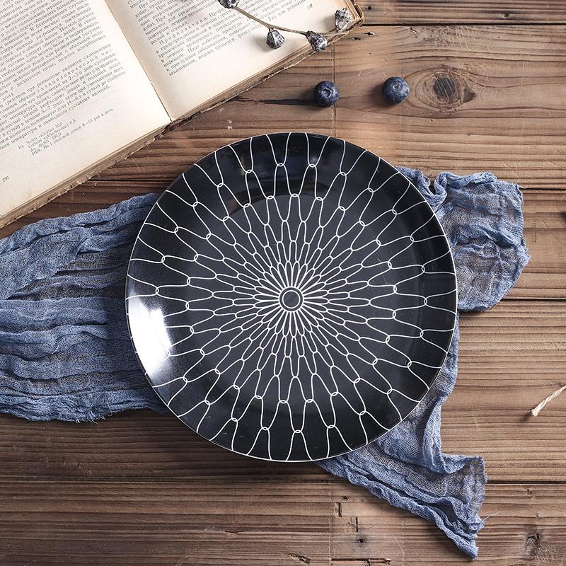 1pcs Ceramic Western Cuisine Plate Black and White Line Pasta Dish Modern Style Underglaze Color Circular Flat Plate Kitchenware 6 inches
1pcs Ceramic Western Cuisine Plate Black and White Line Pasta Dish Modern Style Underglaze Color Circular Flat Plate Kitchenware 6 inches