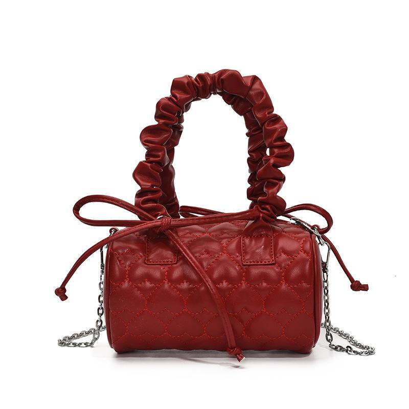 Fashion Korean version of personalized love embroidery thread pleated portable pillow bag niche design crossbody Boston bag красный
Fashion Korean version of personalized love embroidery thread pleated portable pillow bag niche design crossbody Boston bag красный