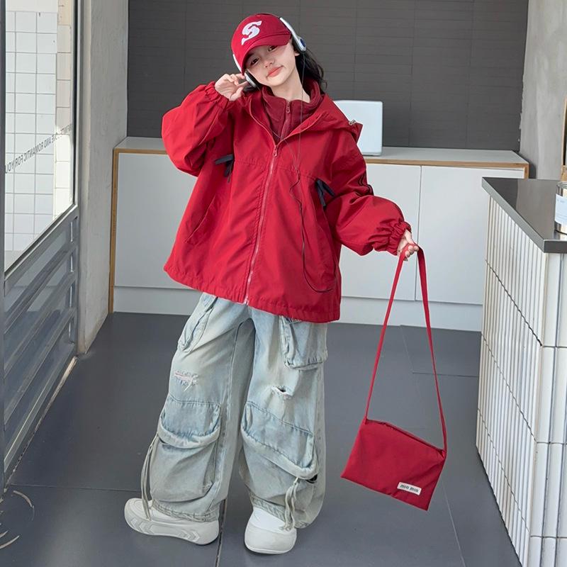 Детская отстегивающаяся куртка-ветровка 3-в-1 2025: Стильный осенне-зимний тренч для девочек 120 cm
Детская отстегивающаяся куртка-ветровка 3-в-1 2025: Стильный осенне-зимний тренч для девочек 120 cm