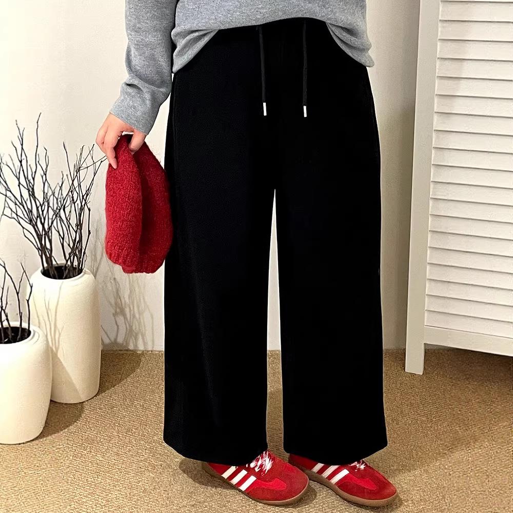 Plus Size Women s High-Waisted Straight Leg Winter Pants - Versatile & Casual Wide Leg Cropped Design with Free Shipping XXXL (80-90 kg) чорний
Plus Size Women s High-Waisted Straight Leg Winter Pants - Versatile & Casual Wide Leg Cropped Design with Free Shipping XXXL (80-90 kg) чорний