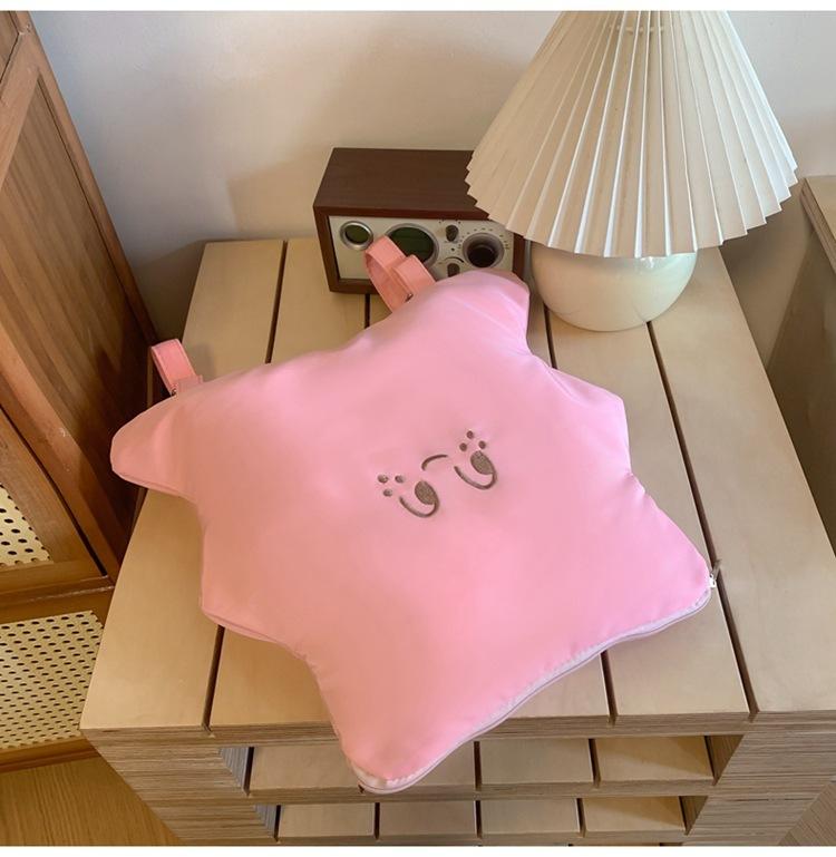 Новая хлопковая одежда, рюкзак, милый и простой, мультяшный школьный рюкзак для ученика начальной школы, забавный рюкзак большой вместимости с облаком розовый
Новая хлопковая одежда, рюкзак, милый и простой, мультяшный школьный рюкзак для ученика начальной школы, забавный рюкзак большой вместимости с облаком розовый