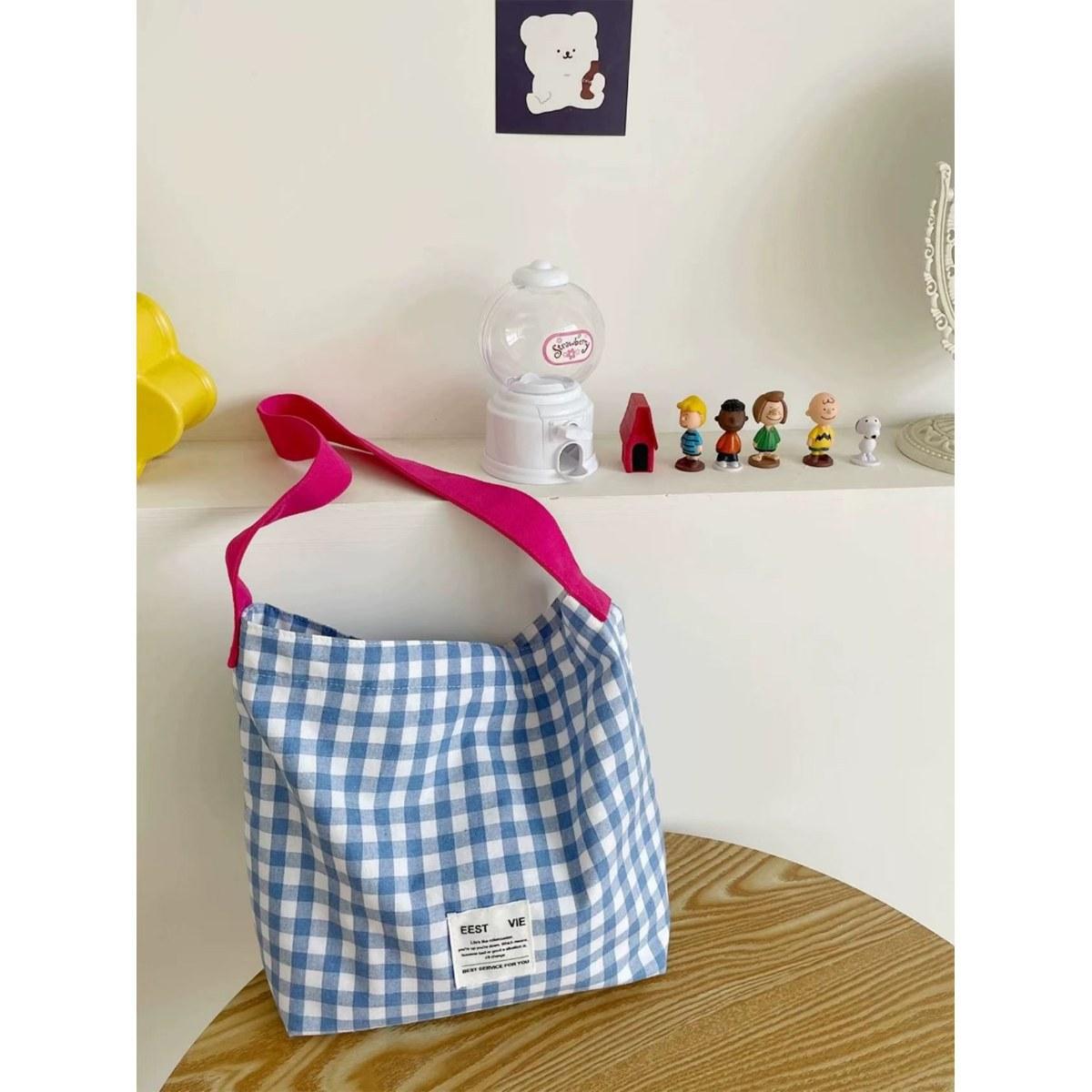 Ленивый ветер контрастного цвета клетчатая холщовая сумка женская новая в стиле Мори литературная и художественная сумка через плечо сумка-тоут для поездок на работу синий
Ленивый ветер контрастного цвета клетчатая холщовая сумка женская новая в стиле Мори литературная и художественная сумка через плечо сумка-тоут для поездок на работу синий