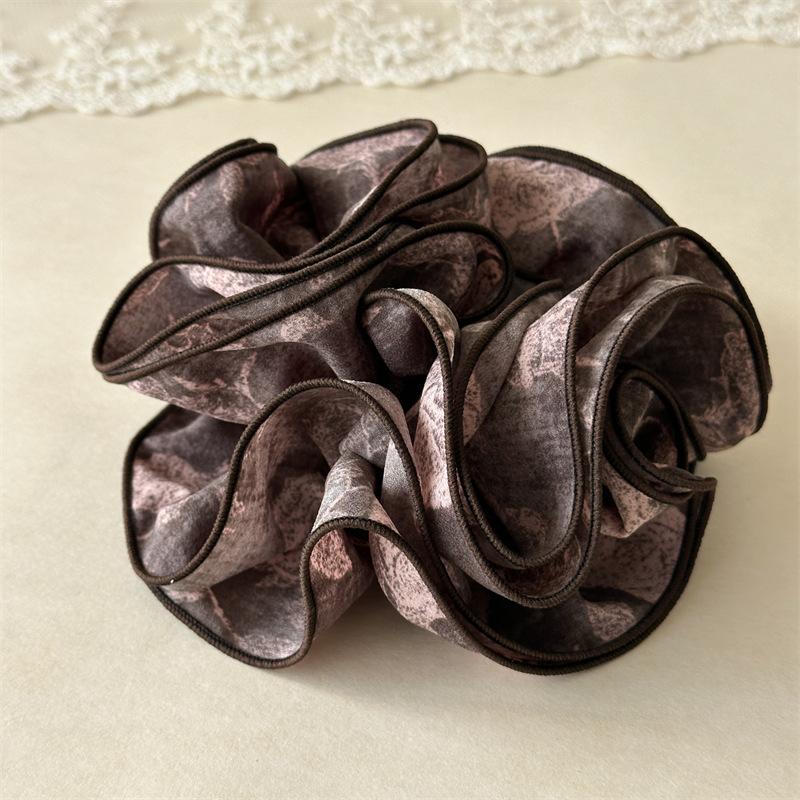 Oversized Layered Ruffle Scrunchies Ink Wash Painting Style Hair Tie Vintage Voluminous Hair Rope Large Organza Ponytail Holder фіолетовий
Oversized Layered Ruffle Scrunchies Ink Wash Painting Style Hair Tie Vintage Voluminous Hair Rope Large Organza Ponytail Holder фіолетовий