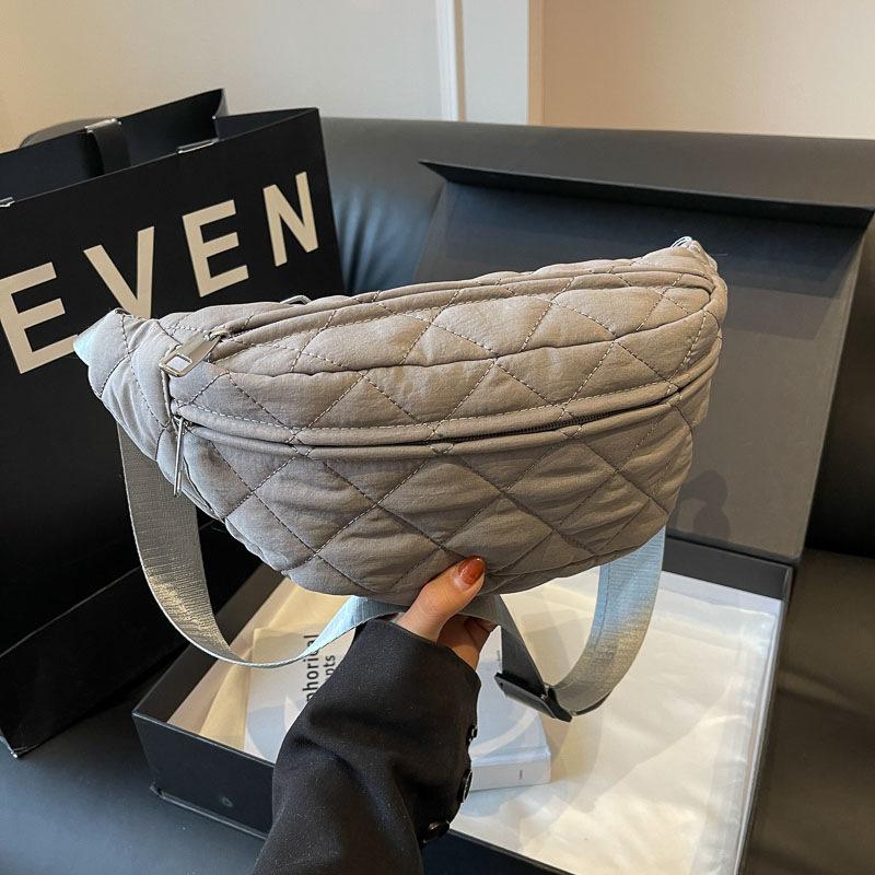 Soft Rhombus Small Breast Bag Women s Trend Fashion Versatile Casual Fanny Bag One Shoulder Crossbody Bag серый
Soft Rhombus Small Breast Bag Women s Trend Fashion Versatile Casual Fanny Bag One Shoulder Crossbody Bag серый