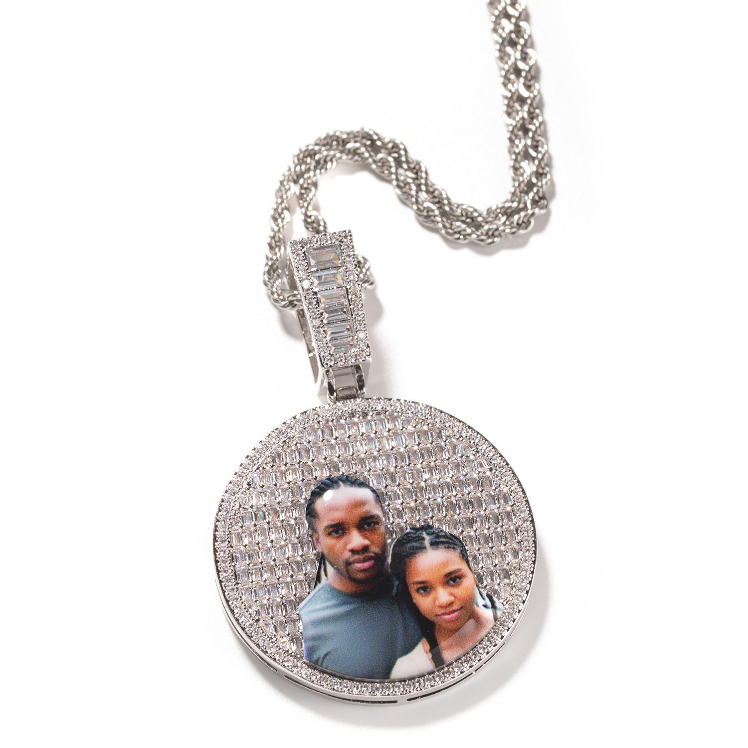Hip hop trendy cool personality DIY memory photo frame pendant exquisite shining ladder square pendant customization
Hip hop trendy cool personality DIY memory photo frame pendant exquisite shining ladder square pendant customization