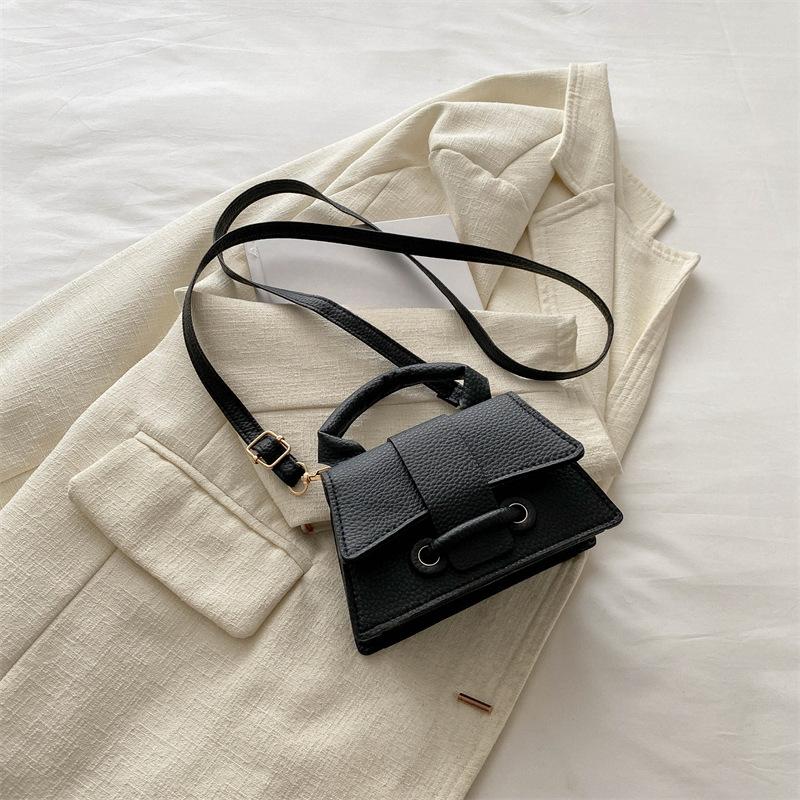 Новая летняя модная простая сумка для женщин однотонная модная сумка через плечо простая сумка кроссбоди маленькая квадратная сумка
Новая летняя модная простая сумка для женщин однотонная модная сумка через плечо простая сумка кроссбоди маленькая квадратная сумка