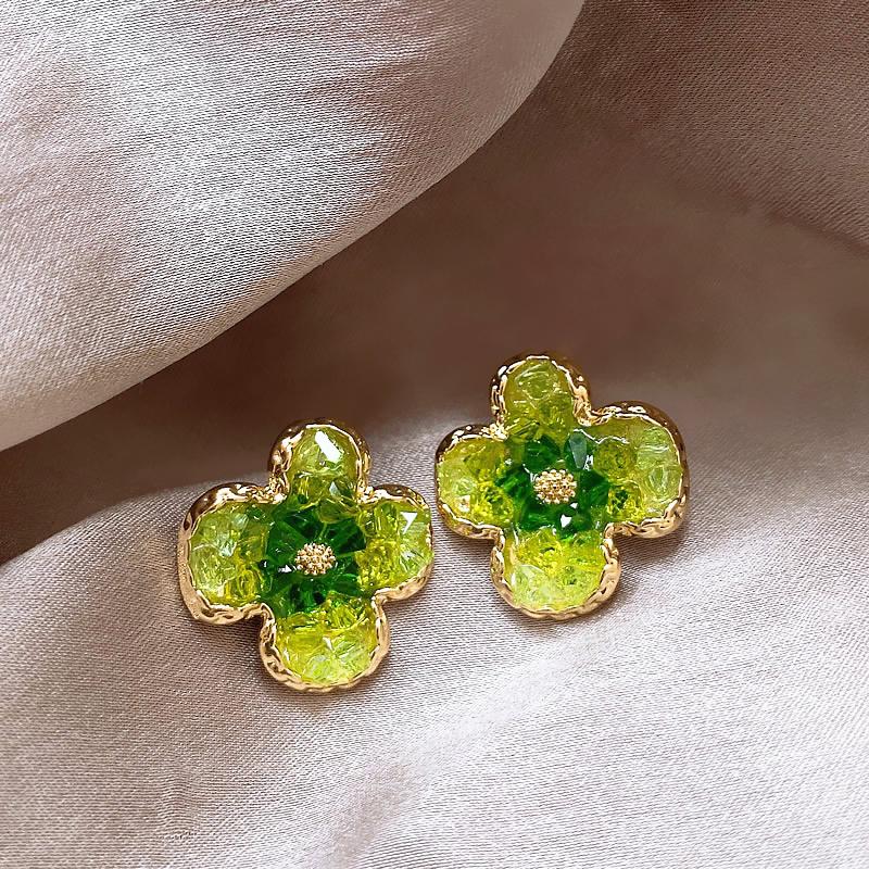 Europe and America Romantic Gradient Artificial Crystal Flower Shaped Earrings for Womens Luxurious Accessories Fashion Jewelry
Europe and America Romantic Gradient Artificial Crystal Flower Shaped Earrings for Womens Luxurious Accessories Fashion Jewelry