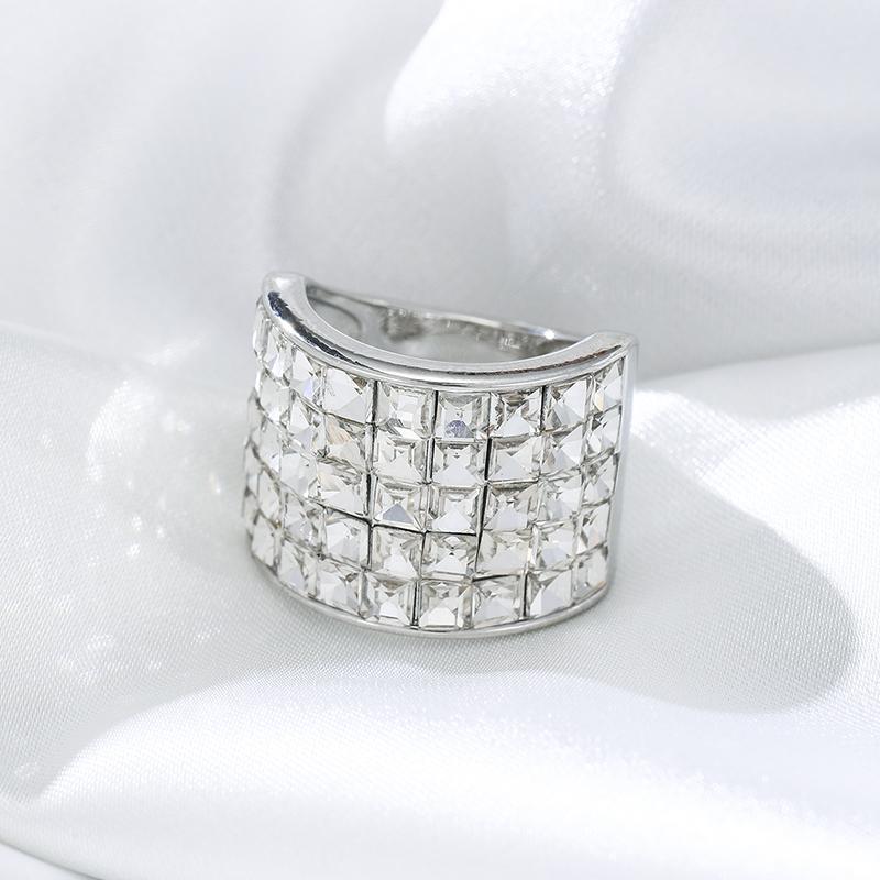 Fashionable and Sparkling Zircon Inlaid Wide Face Women s Ring, Suitable for Bridal Banquets, Parties, Zircon Gifts 6
Fashionable and Sparkling Zircon Inlaid Wide Face Women s Ring, Suitable for Bridal Banquets, Parties, Zircon Gifts 6