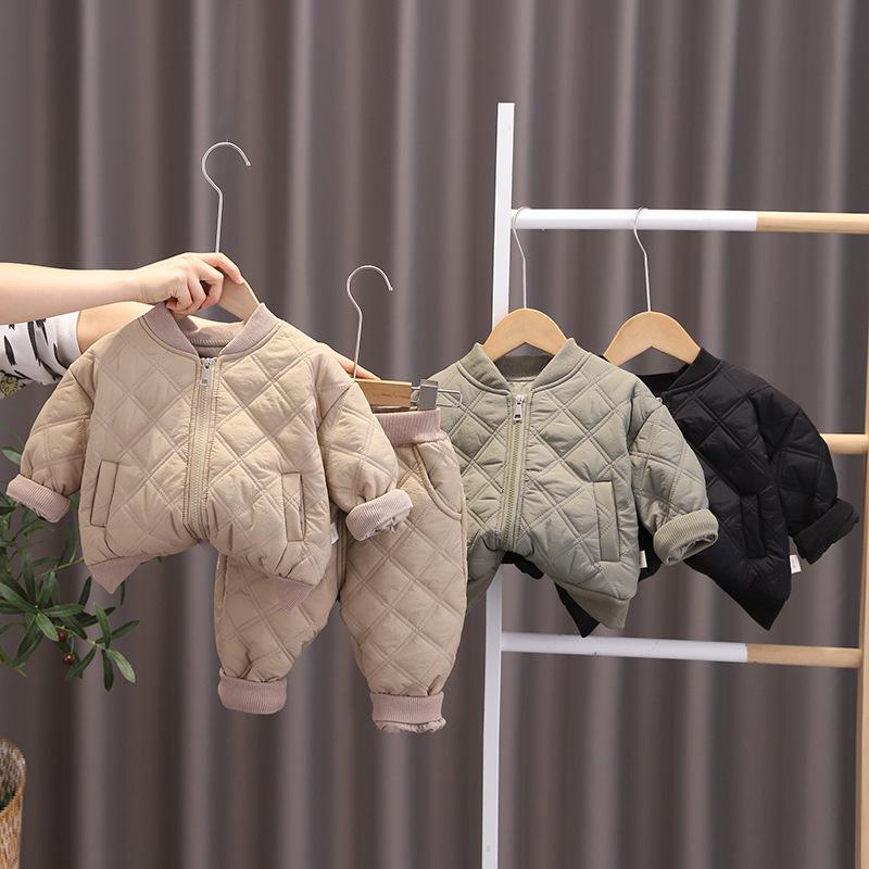 Trendy Winter Boys Cotton-Padded Two-Piece Set: Warm Long-Sleeve Outfit for Infants and Children 100 cm хакі
Trendy Winter Boys Cotton-Padded Two-Piece Set: Warm Long-Sleeve Outfit for Infants and Children 100 cm хакі