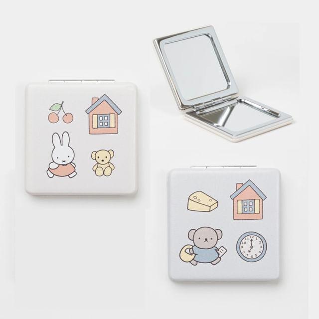 fab.JAPAN - Miffy BRUNO FAVORITE Compact Makeup Mirror Boris - W60×H60×D10mm
fab.JAPAN - Miffy BRUNO FAVORITE Compact Makeup Mirror Boris - W60×H60×D10mm