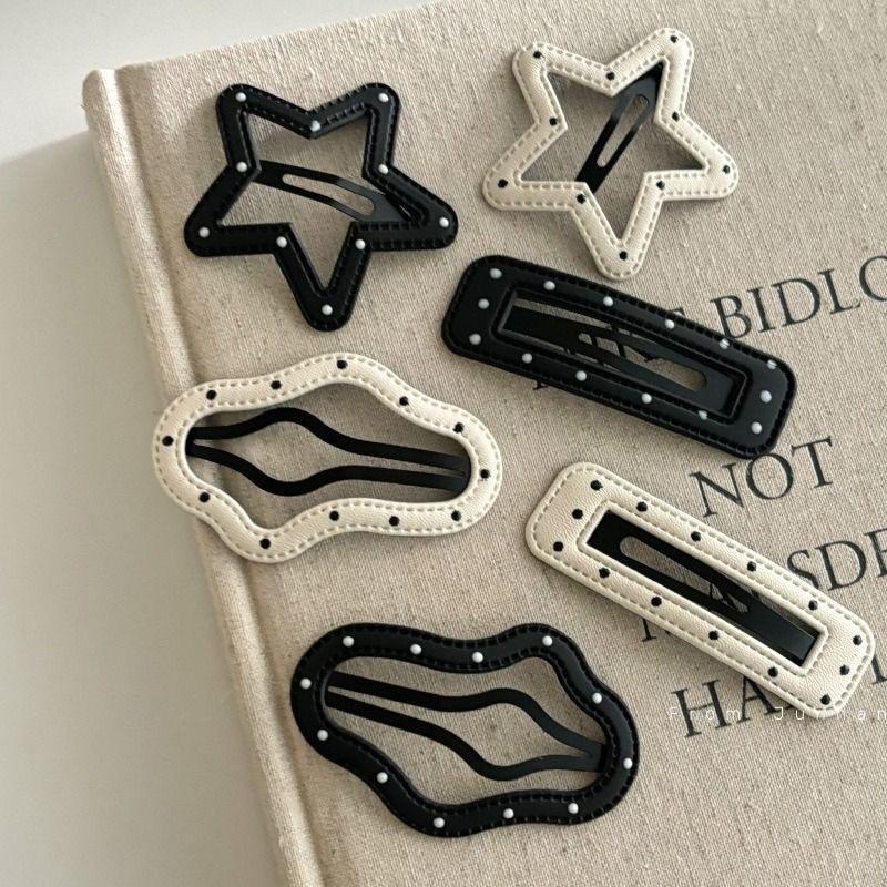 Набор из 6 предметов Новая заколка для волос из кожи в горошек в виде пятиконечной звезды Зажим-облачко BB Боковой зажим-бахрома заколка Головной убор Нового стиля Size fits all
Набор из 6 предметов Новая заколка для волос из кожи в горошек в виде пятиконечной звезды Зажим-облачко BB Боковой зажим-бахрома заколка Головной убор Нового стиля Size fits all