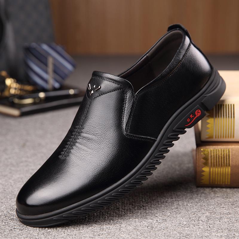 Wenzhou shoes new autumn foot cover lazy shoes casual black men s leather shoes middle-aged father shoes broken size treatment 38 чёрный
Wenzhou shoes new autumn foot cover lazy shoes casual black men s leather shoes middle-aged father shoes broken size treatment 38 чёрный
