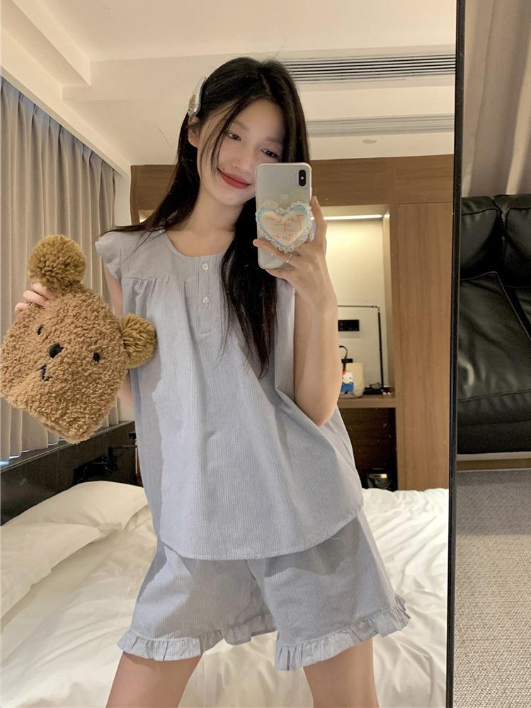 Korean version of striped vest pajamas women s summer sleeveless shorts thin flying sleeves sweet loungewear set M
Korean version of striped vest pajamas women s summer sleeveless shorts thin flying sleeves sweet loungewear set M