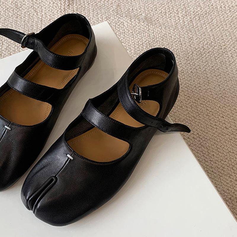 Cowhide version~ Grape mother flat-bottomed pig s trotters split-toed shoes leather buckle belt Mary Jane shoes niche design sense single shoes women 40 чёрный
Cowhide version~ Grape mother flat-bottomed pig s trotters split-toed shoes leather buckle belt Mary Jane shoes niche design sense single shoes women 40 чёрный