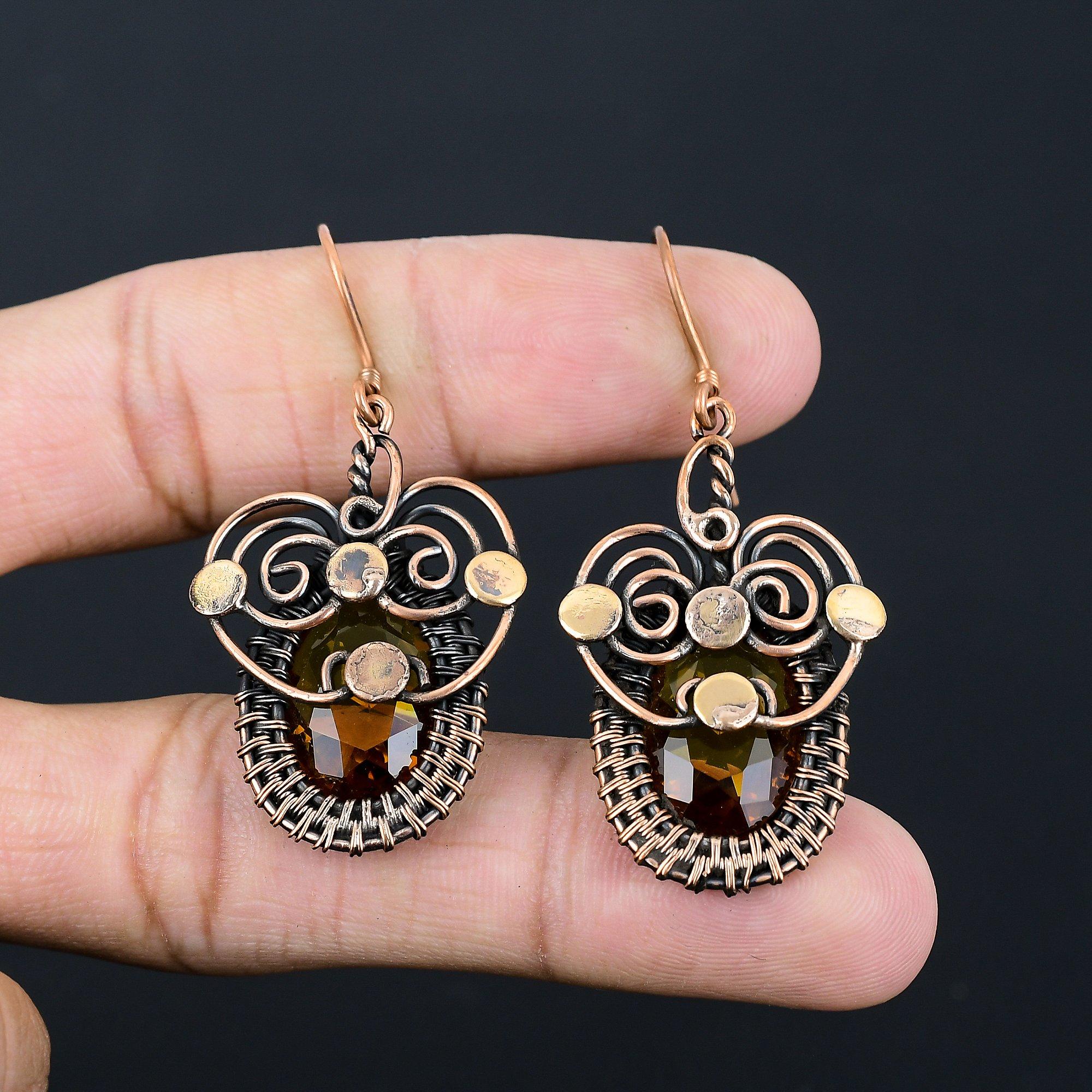 Замечательный цитрин, драгоценный камень, серьги ручной работы из чистой медной проволоки, обернутые ювелирными изделиями 2.56 Inches жёлтый
Замечательный цитрин, драгоценный камень, серьги ручной работы из чистой медной проволоки, обернутые ювелирными изделиями 2.56 Inches жёлтый