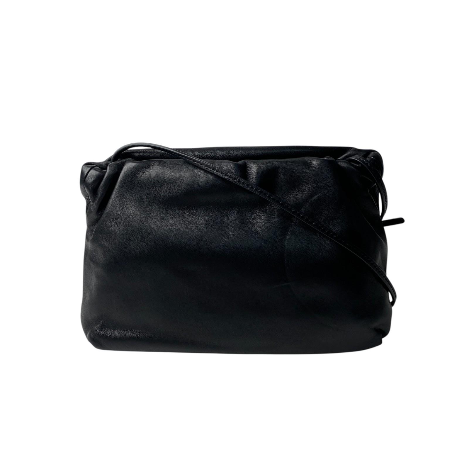 Used Shoulder Bag black leather Women
Used Shoulder Bag black leather Women