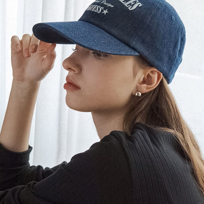 GUESS Denim Washed Cap OP3A5581 BLU_FF
GUESS Denim Washed Cap OP3A5581 BLU_FF