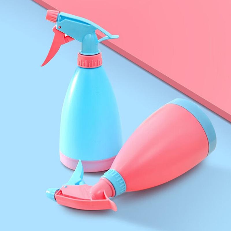 Hand-pressed candy-colored small watering can, gardening watering small sprayer, gardening watering kettle, watering kettle синій
Hand-pressed candy-colored small watering can, gardening watering small sprayer, gardening watering kettle, watering kettle синій