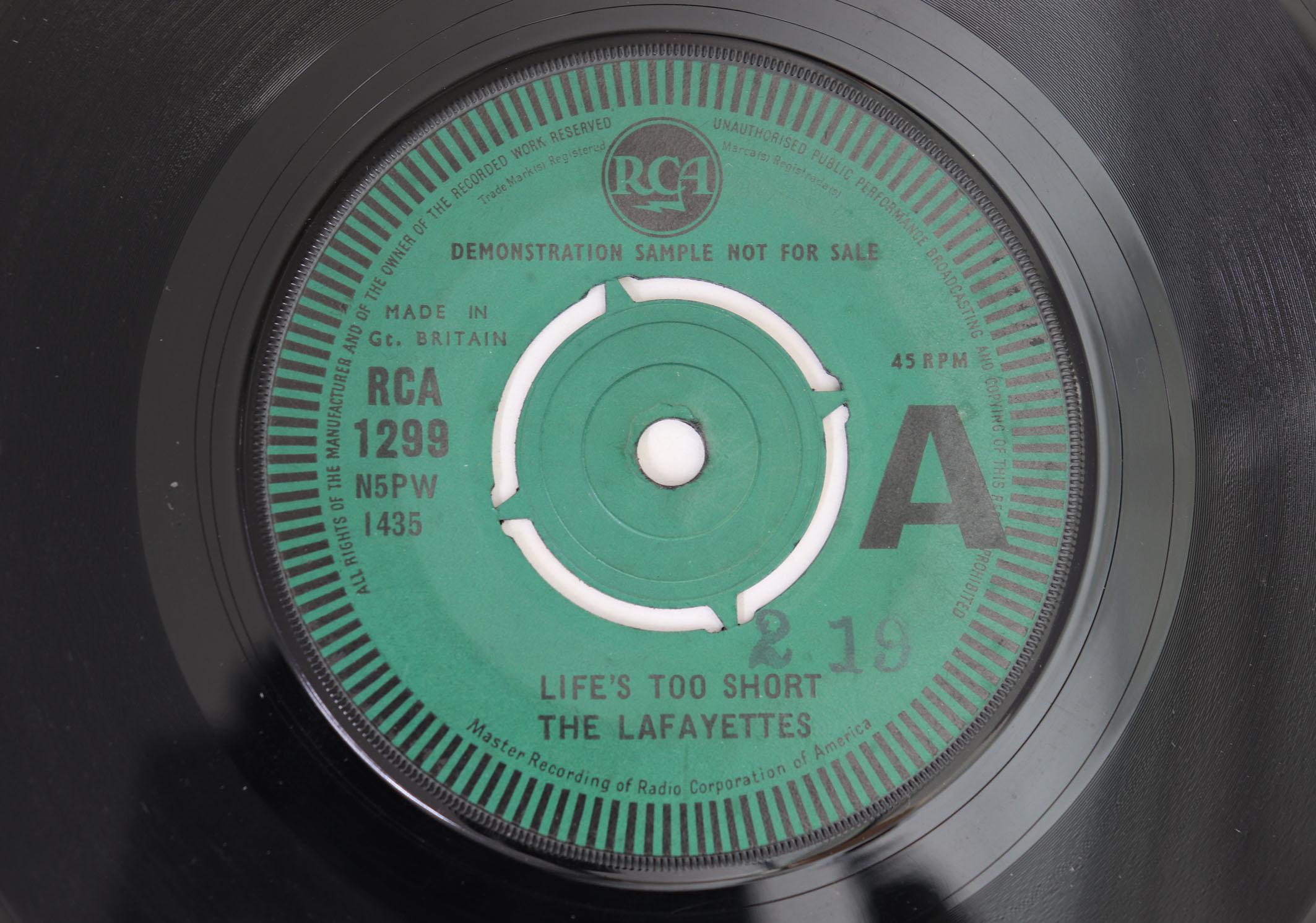7inch Record LAFAYETTES Lifes Too Short Nobody But You RCA1299PROMO RCA 1962 UK Rock Used
7inch Record LAFAYETTES Lifes Too Short Nobody But You RCA1299PROMO RCA 1962 UK Rock Used