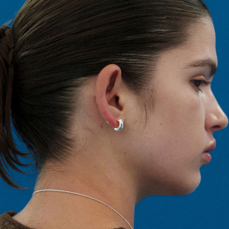 MIDNIGHT MOMENT uneven hoop earring GOLD
MIDNIGHT MOMENT uneven hoop earring GOLD