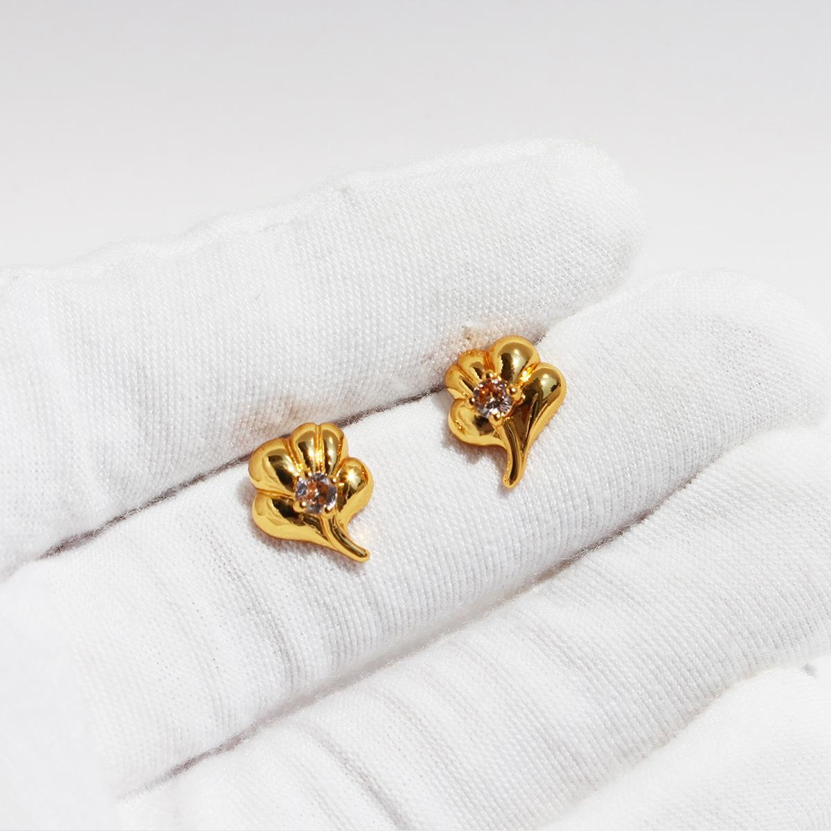 Корейские серьги-гвоздики из холодного серебра с маленькими листьями и цирконием, женские изысканные универсальные маленькие серьги-цветы 939 золотой
Корейские серьги-гвоздики из холодного серебра с маленькими листьями и цирконием, женские изысканные универсальные маленькие серьги-цветы 939 золотой