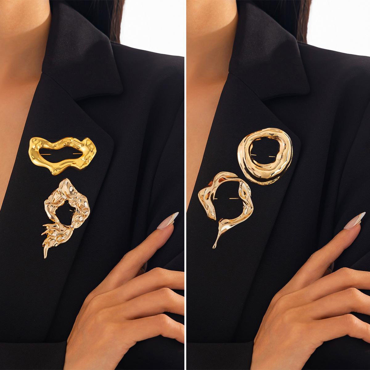 Accessories Niche Cold Wind Metal Folds Brooch Personality Irregular Liquid Lava Brooch Female
Accessories Niche Cold Wind Metal Folds Brooch Personality Irregular Liquid Lava Brooch Female