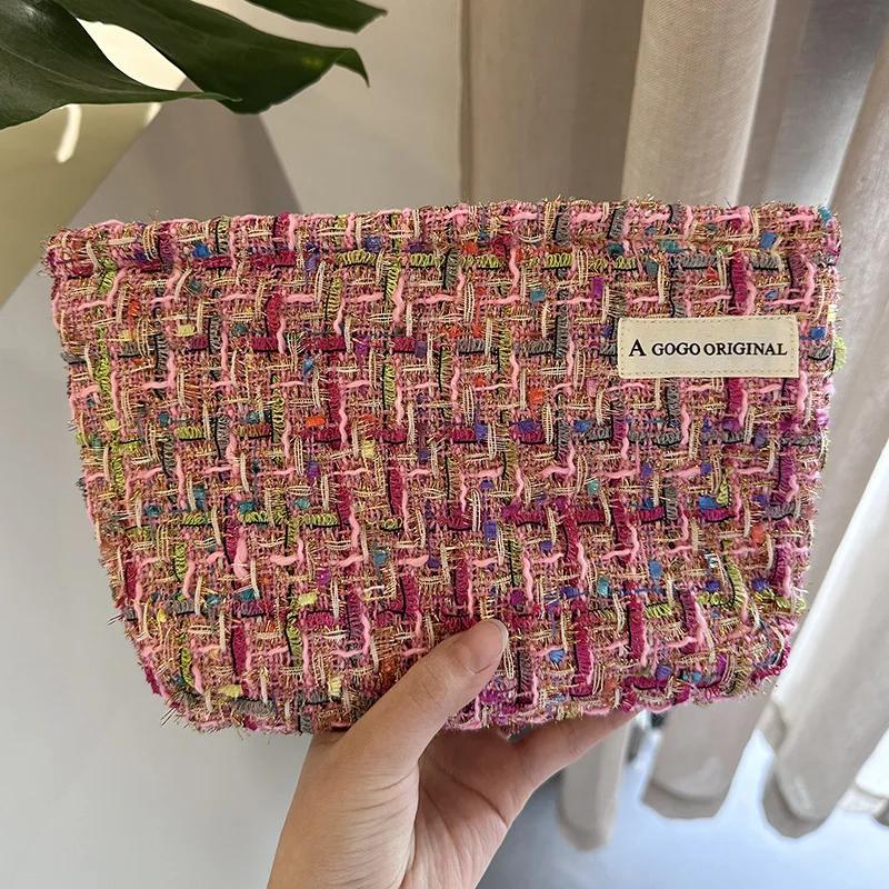 Luxury Woolen Women s Cosmetic Bag Retro Female Toiletries Storage Bags Casual Portable Girls Travel Clutch Makeup Case Handbags рожевий
Luxury Woolen Women s Cosmetic Bag Retro Female Toiletries Storage Bags Casual Portable Girls Travel Clutch Makeup Case Handbags рожевий