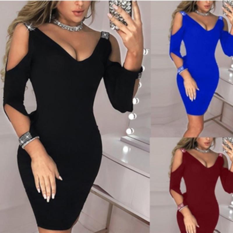 Plus Size Off-Shoulder Spaghetti Strap V-Neck Evening Dress with Rhinestones - European & American Style 5XL
Plus Size Off-Shoulder Spaghetti Strap V-Neck Evening Dress with Rhinestones - European & American Style 5XL