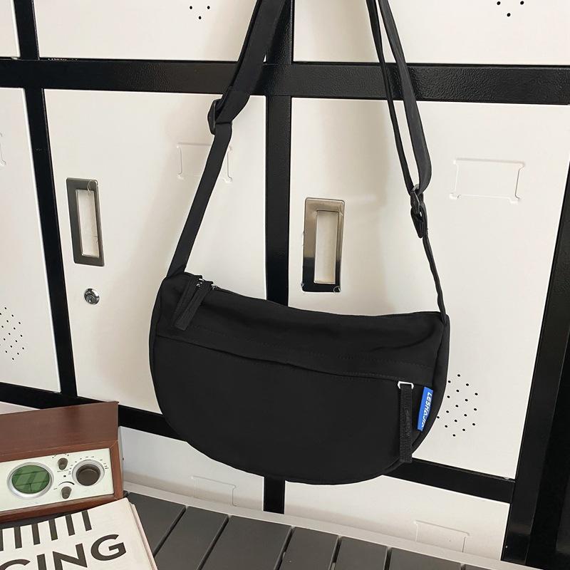 Large-capacity commuting leisure dumpling bag women s new simple and versatile shoulder messenger bag чёрный
Large-capacity commuting leisure dumpling bag women s new simple and versatile shoulder messenger bag чёрный