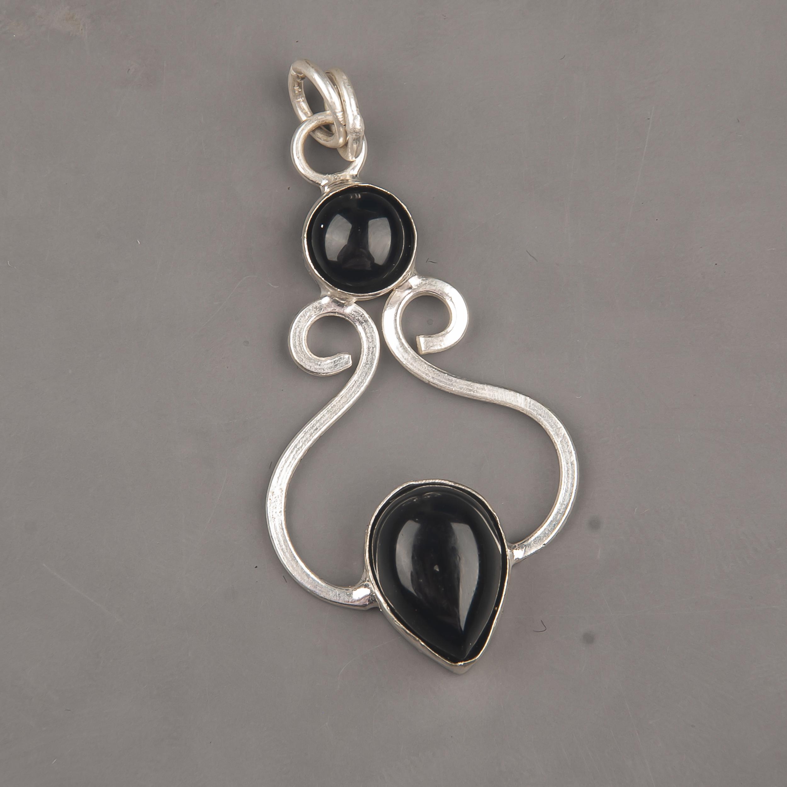 Black Onyx Cab Handmade Gemstone Jewelry, 925 Solid Sterling Silver Pendant Unique Design Jewelry, For Women 1.60 Inches чорний
Black Onyx Cab Handmade Gemstone Jewelry, 925 Solid Sterling Silver Pendant Unique Design Jewelry, For Women 1.60 Inches чорний