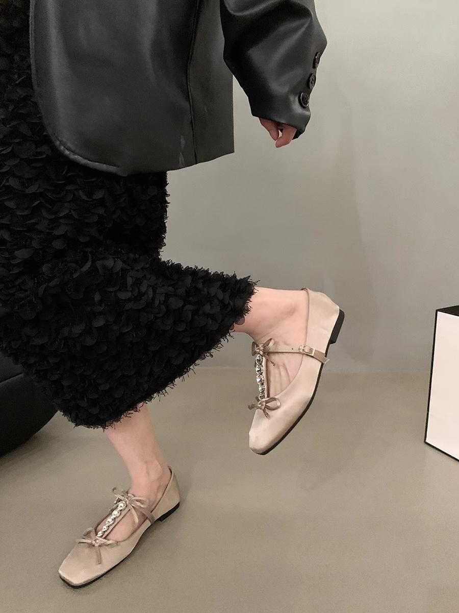 Модные женские туфли-лодочки с квадратной головкой и неглубоким носком из сатина, осенние, мягкие, низкие, с узором «бабочка» и стразами, туфли Мэри Джейн на плоской подошве 40 хаки
Модные женские туфли-лодочки с квадратной головкой и неглубоким носком из сатина, осенние, мягкие, низкие, с узором «бабочка» и стразами, туфли Мэри Джейн на плоской подошве 40 хаки