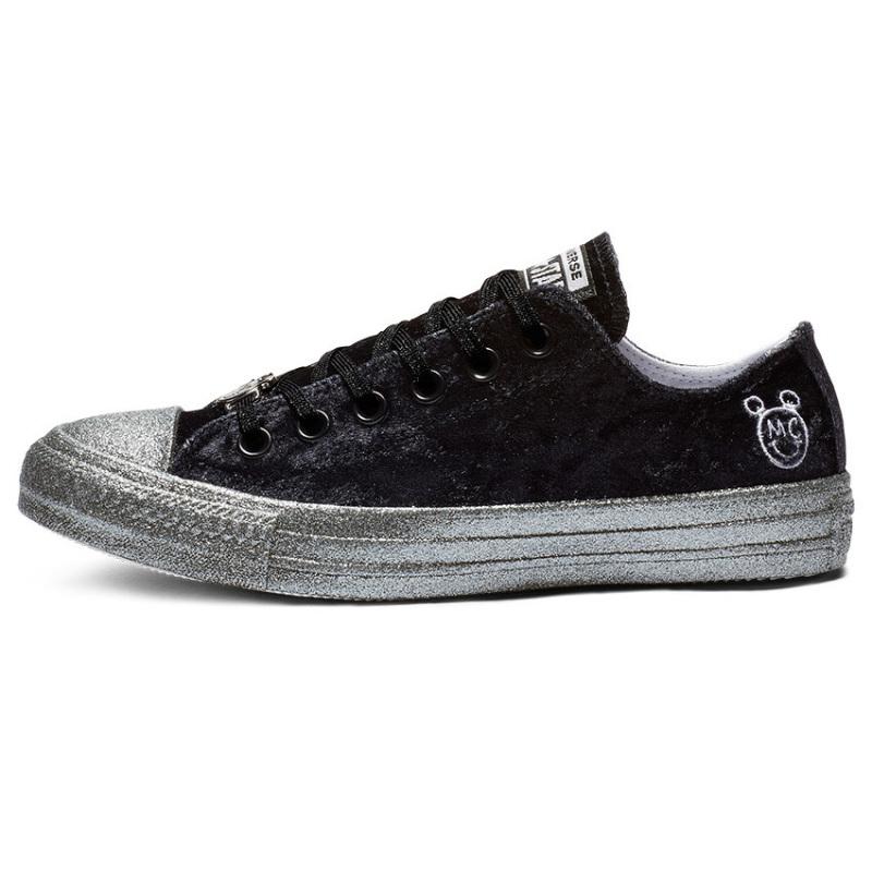 Miley Cyrus x Converse Chuck Taylor All Star Low Trendy Comfort Low-Top Canvas Women s Black & Silver 35
Miley Cyrus x Converse Chuck Taylor All Star Low Trendy Comfort Low-Top Canvas Women s Black & Silver 35