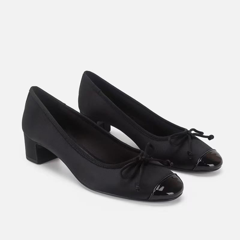 Sheepskin version niche design bow single shoes new middle heel shallow mouth commuter work shoes 34 чорний
Sheepskin version niche design bow single shoes new middle heel shallow mouth commuter work shoes 34 чорний