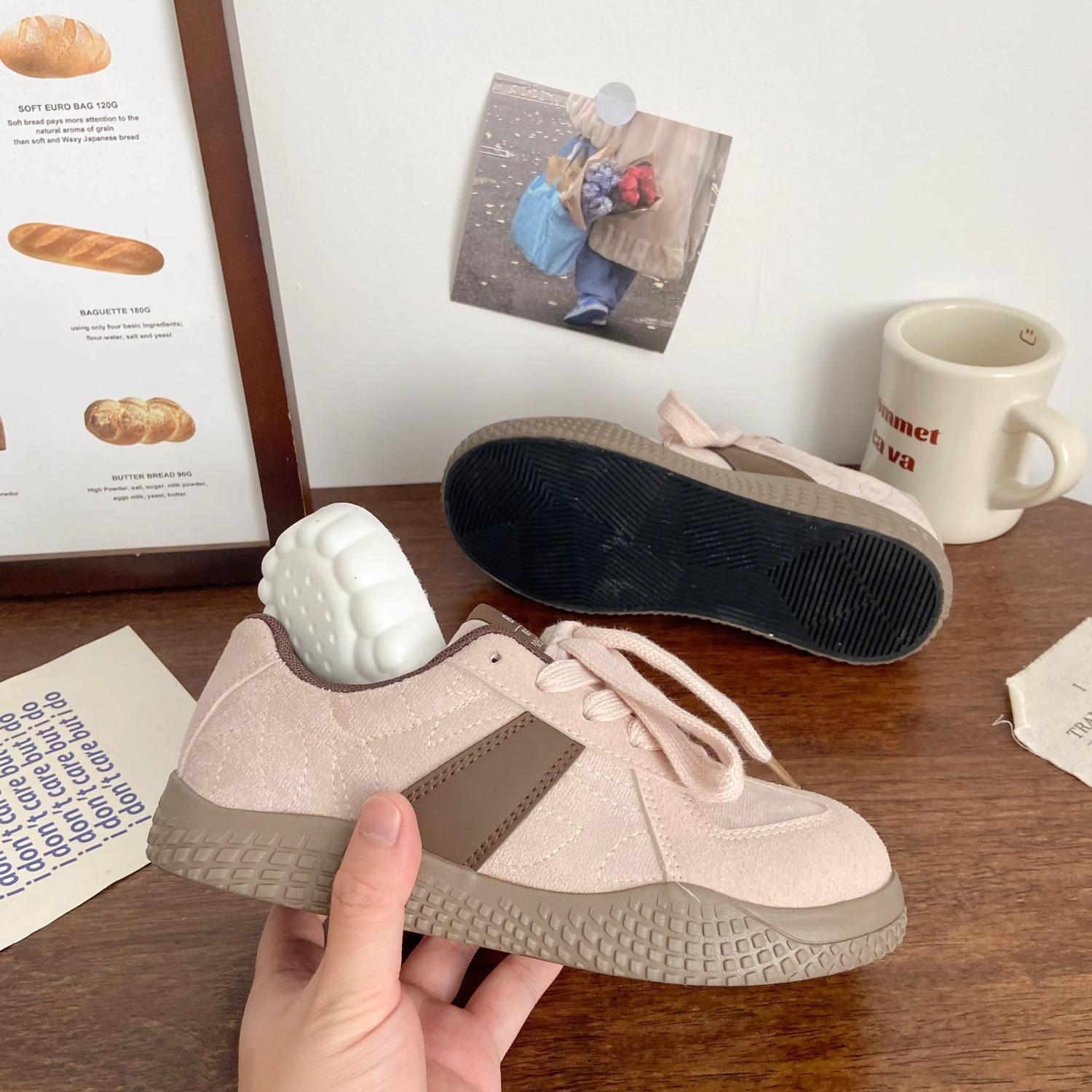 Retro shoes women s board shoes lightweight breathable versatile sports and leisure shoes 40
Retro shoes women s board shoes lightweight breathable versatile sports and leisure shoes 40