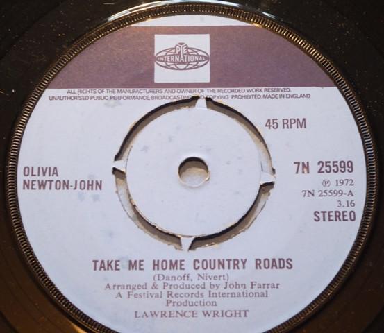 7-дюймовая пластинка OLIVIA NEWTON-JOHN - Take Me Home Country Roads 7N25599 Pye Internation 1972 UK Pop Б/у
7-дюймовая пластинка OLIVIA NEWTON-JOHN - Take Me Home Country Roads 7N25599 Pye Internation 1972 UK Pop Б/у