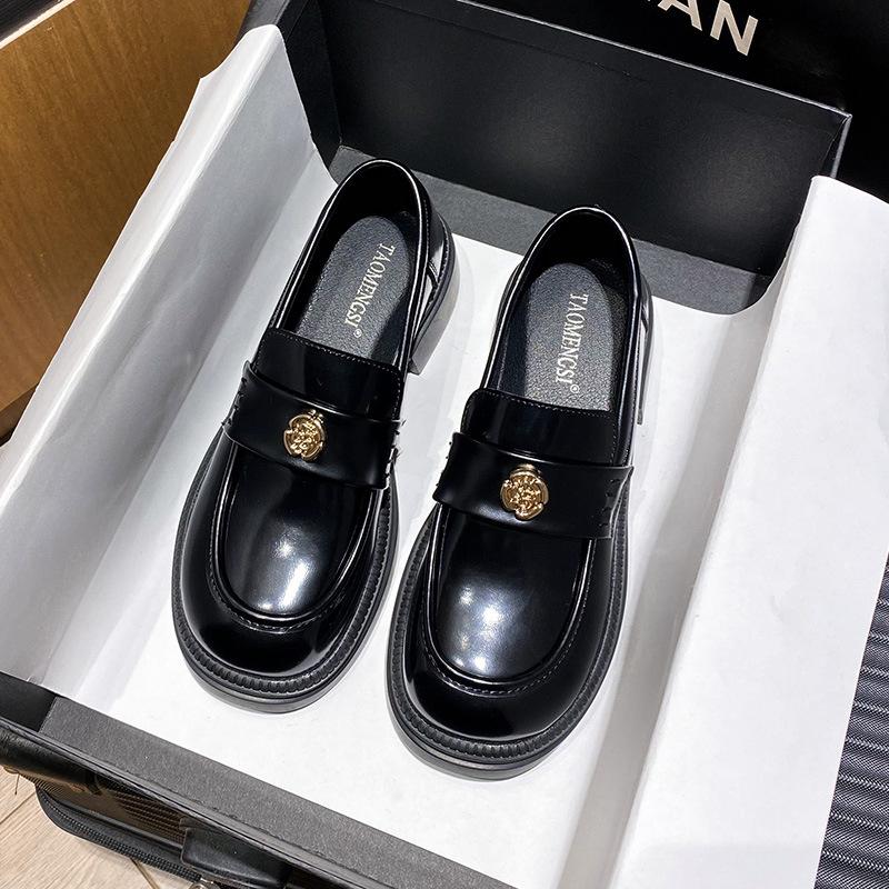 559 women s shoes leather shoes gold coin buckle platform shoes velvet lazy loafers women s large size 43
559 women s shoes leather shoes gold coin buckle platform shoes velvet lazy loafers women s large size 43
