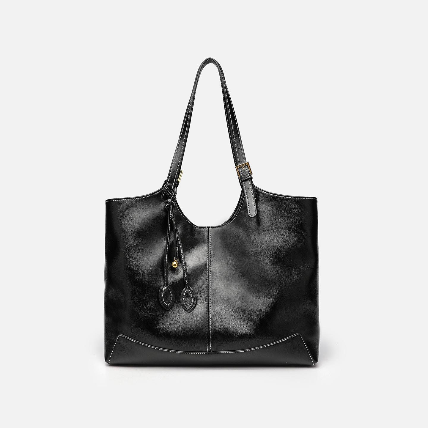 2025 Autumn/Winter Retro Tote: Large-Capacity Women s Shoulder Bag for Commute & Travel 34x27x12.5 cm
2025 Autumn/Winter Retro Tote: Large-Capacity Women s Shoulder Bag for Commute & Travel 34x27x12.5 cm