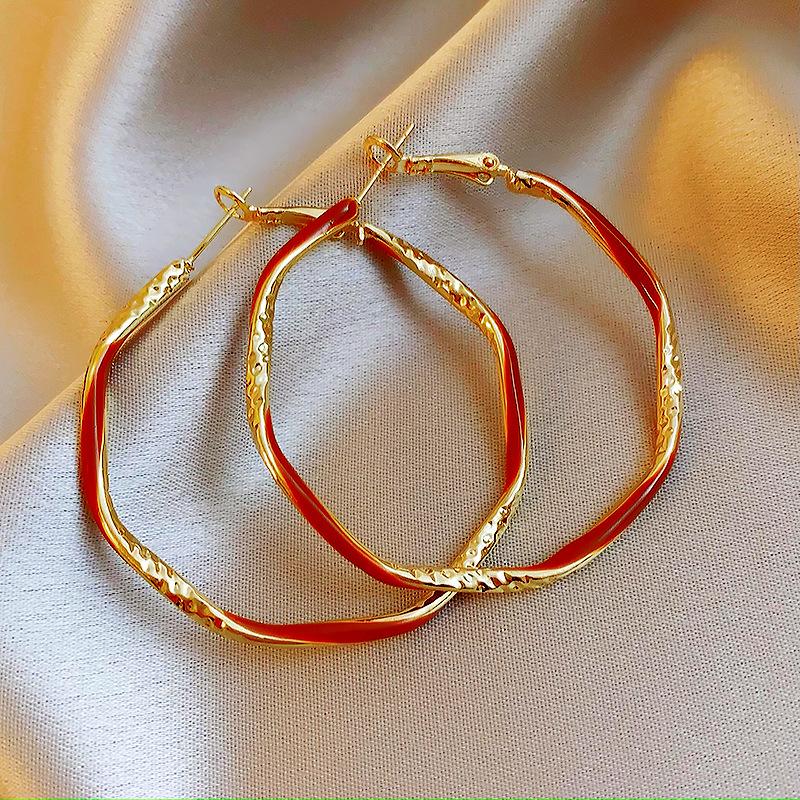 Red twisted drip earrings niche retro design earrings stud earrings temperament earrings women
Red twisted drip earrings niche retro design earrings stud earrings temperament earrings women