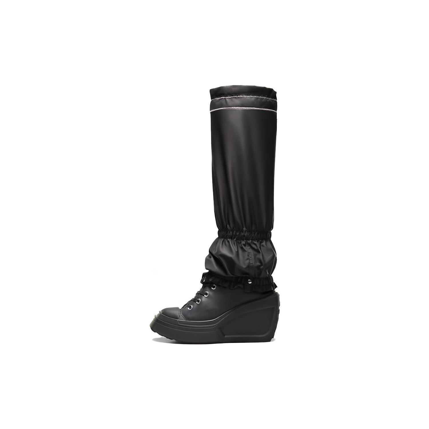 Chuck 70 De Luxe Мартін Алі x Chuck 70 De Luxe Жіночі Конверс на танкетці Triple Black Жіночі A08650C 38
Chuck 70 De Luxe Мартін Алі x Chuck 70 De Luxe Жіночі Конверс на танкетці Triple Black Жіночі A08650C 38