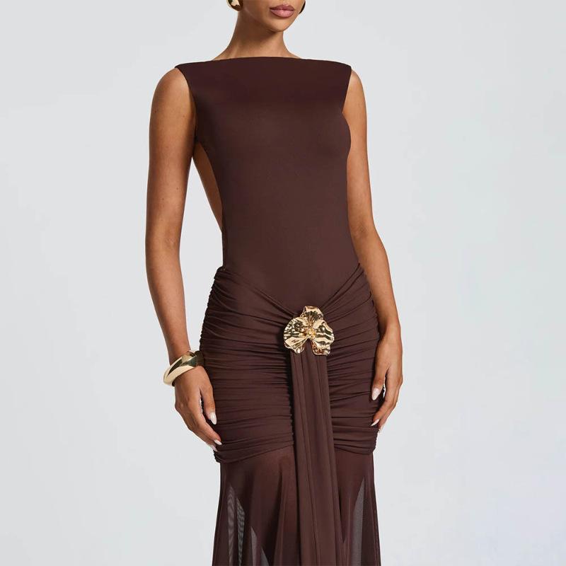 European and American style summer new sexy sleeveless backless pleated hip-wrapped long dress temperament streamer split dress S темно-коричневого
European and American style summer new sexy sleeveless backless pleated hip-wrapped long dress temperament streamer split dress S темно-коричневого