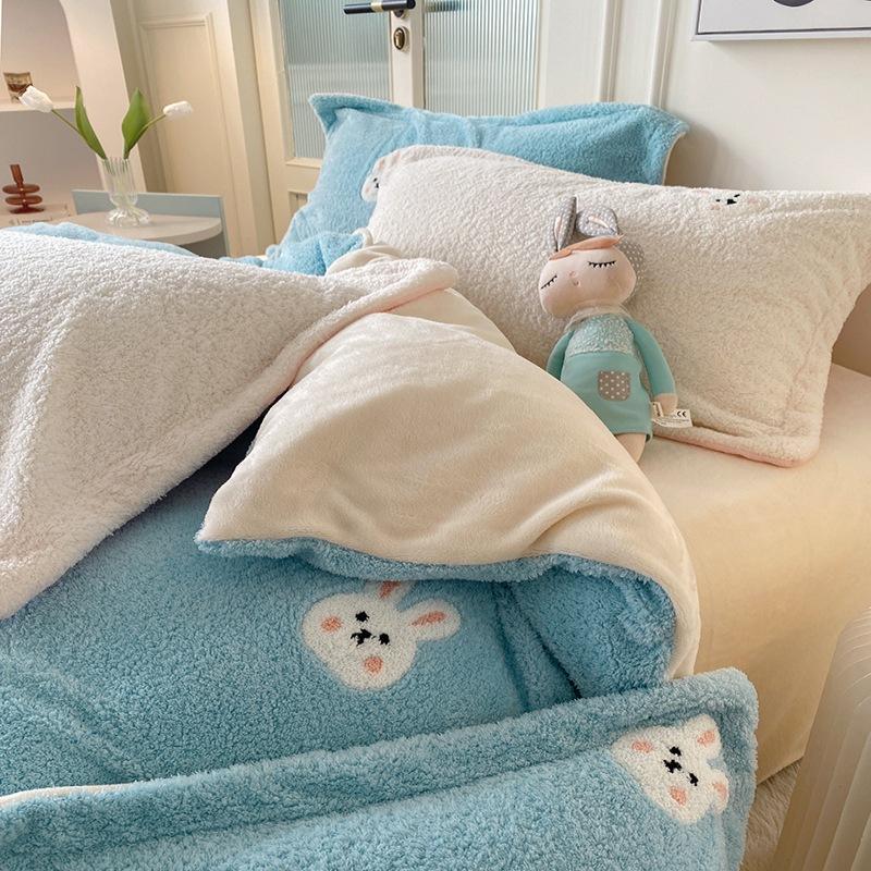 Ins зимнее утолщенное бархатное желтое полотенце с вышивкой «Рождественская елка», молочный бархатный комплект из четырех предметов, коралловый бархатный комплект 0.9m bed sheet 3pcs
Ins зимнее утолщенное бархатное желтое полотенце с вышивкой «Рождественская елка», молочный бархатный комплект из четырех предметов, коралловый бархатный комплект 0.9m bed sheet 3pcs