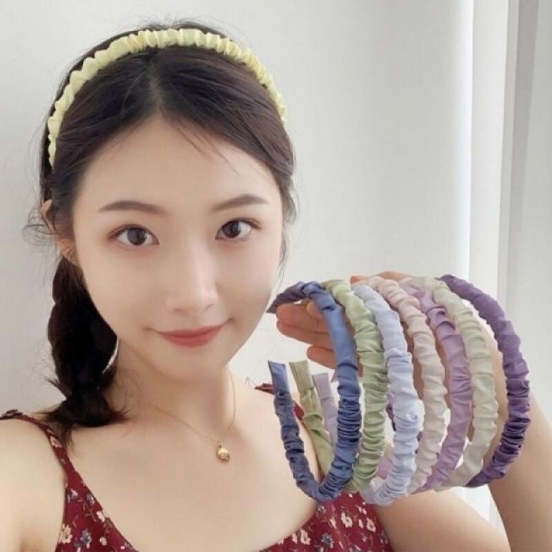 Satin Pleated Slim Headband True Purple
Satin Pleated Slim Headband True Purple