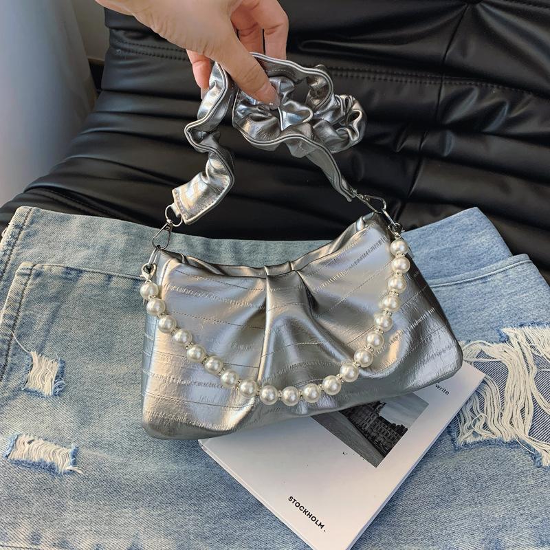 Simple and fashionable underarm bag women s 2024 summer niche fashion small square bag trendy retro messenger bag shoulder bag срібний
Simple and fashionable underarm bag women s 2024 summer niche fashion small square bag trendy retro messenger bag shoulder bag срібний