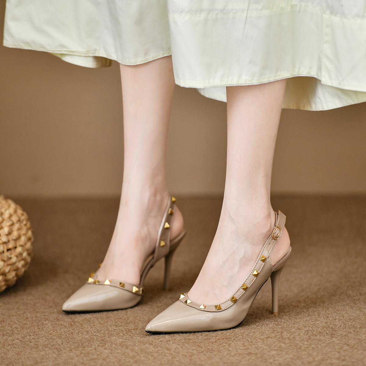 Rivet pointed thin heel high heels women s new summer simple temperament bag head empty word with sandals 40
Rivet pointed thin heel high heels women s new summer simple temperament bag head empty word with sandals 40