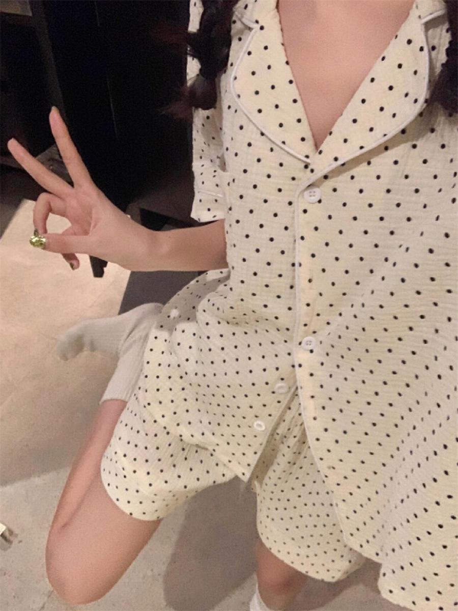 Simple style ins polka dot pajamas women s summer cardigan lapel short-sleeved shorts set casual lazy style loungewear S
Simple style ins polka dot pajamas women s summer cardigan lapel short-sleeved shorts set casual lazy style loungewear S